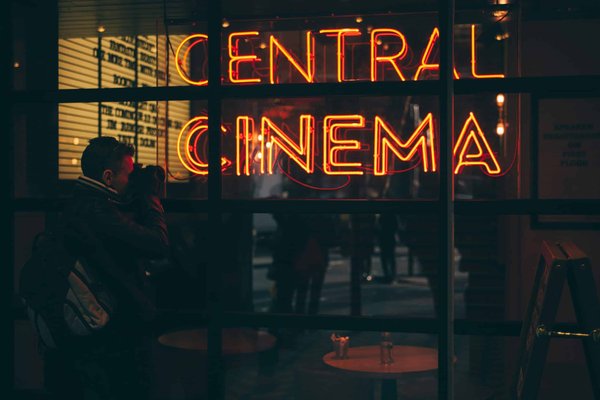 How Can UK Independent Cinemas Create Unique Experiences to Compete with Multiplexes?